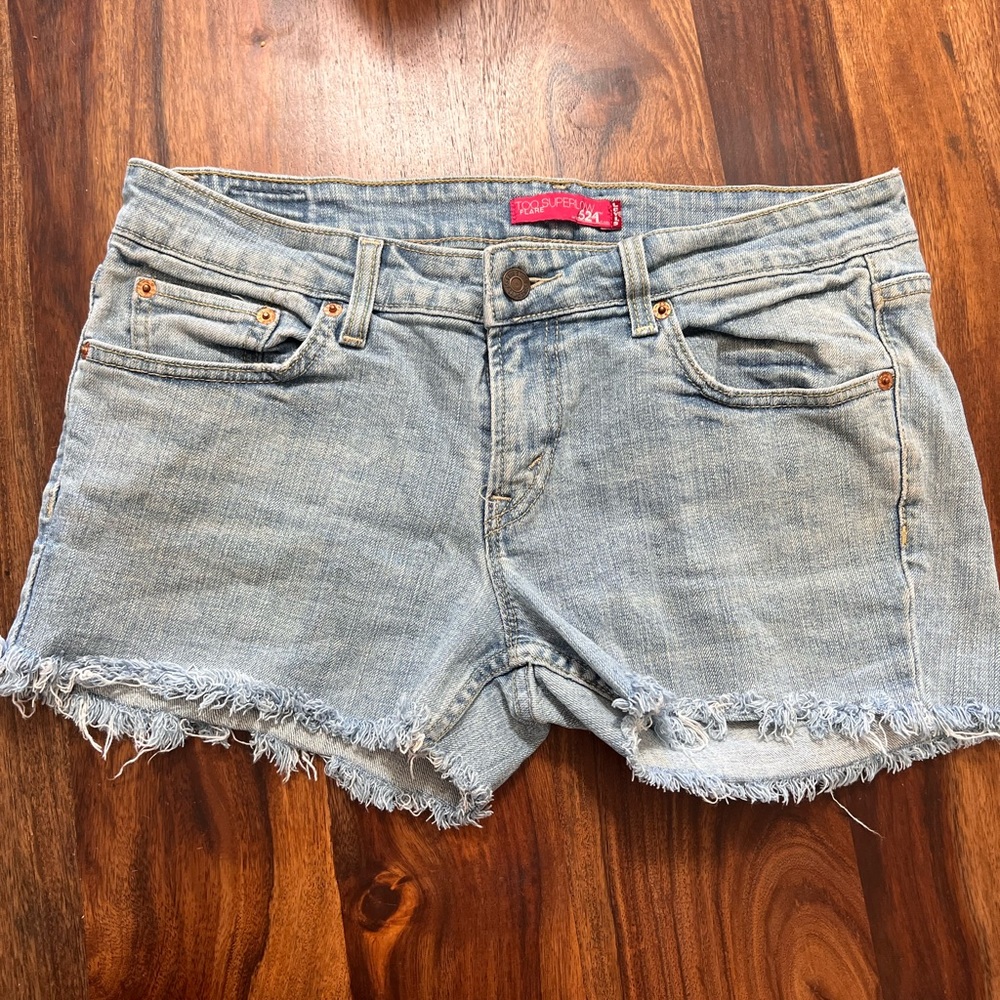 Levi’s cutoff shorts size 11